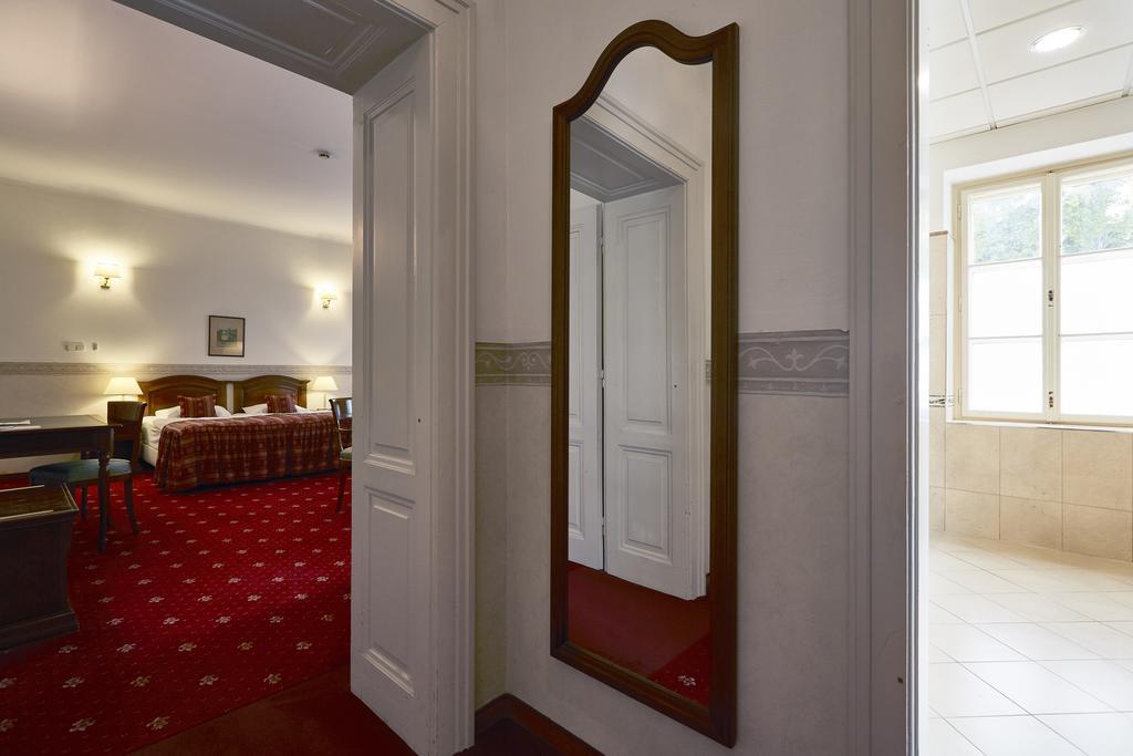 Röjtökmuzsaj Szidonia Castle酒店 外观 照片