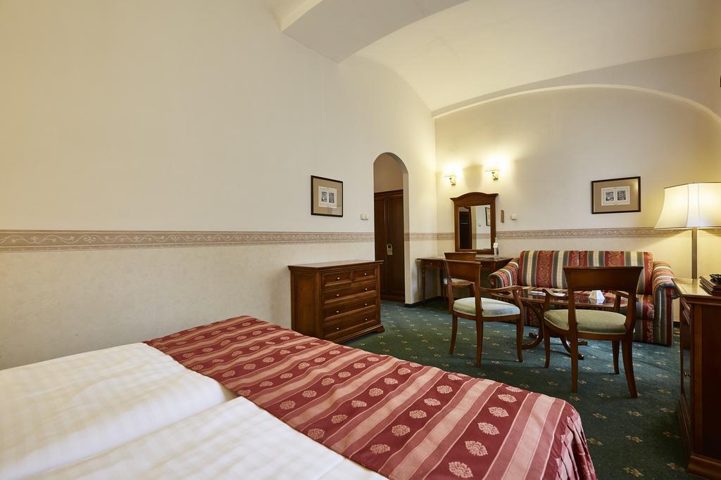 Röjtökmuzsaj Szidonia Castle酒店 外观 照片
